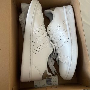 Woman’s Adidas Advantage NIB Tennis Sneakers